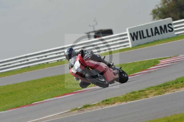 Motorcycle action photographs;Ty croes;anglesey;anglesey photographs;event digital images;eventdigitalimages;no limits trackday;peter wileman photography;trac mon;trackday;trackday digital images;trackday photos