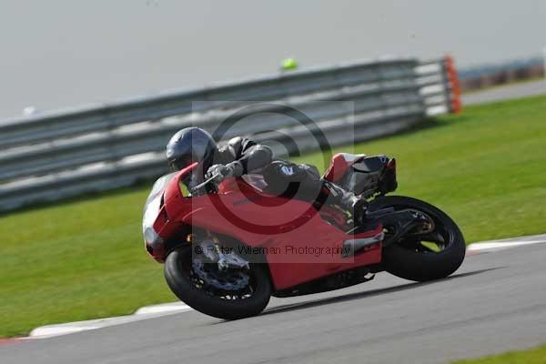 Motorcycle action photographs;Ty croes;anglesey;anglesey photographs;event digital images;eventdigitalimages;no limits trackday;peter wileman photography;trac mon;trackday;trackday digital images;trackday photos