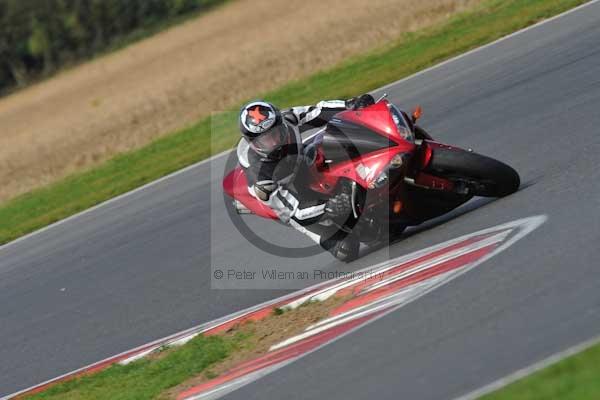 Motorcycle action photographs;Ty croes;anglesey;anglesey photographs;event digital images;eventdigitalimages;no limits trackday;peter wileman photography;trac mon;trackday;trackday digital images;trackday photos