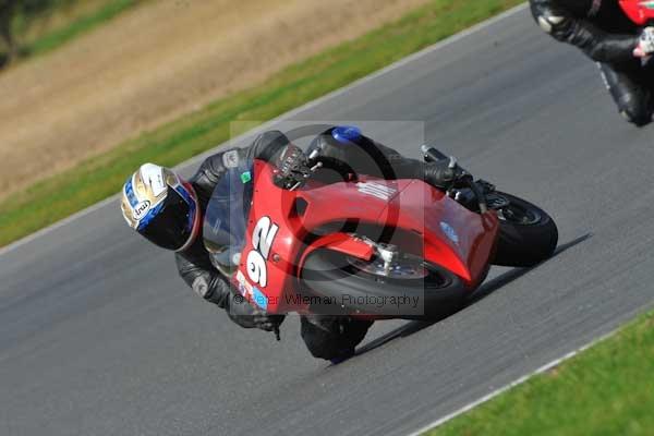 Motorcycle action photographs;Ty croes;anglesey;anglesey photographs;event digital images;eventdigitalimages;no limits trackday;peter wileman photography;trac mon;trackday;trackday digital images;trackday photos