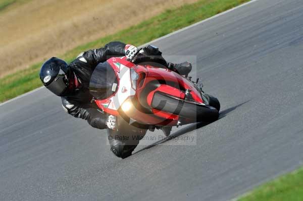 Motorcycle action photographs;Ty croes;anglesey;anglesey photographs;event digital images;eventdigitalimages;no limits trackday;peter wileman photography;trac mon;trackday;trackday digital images;trackday photos