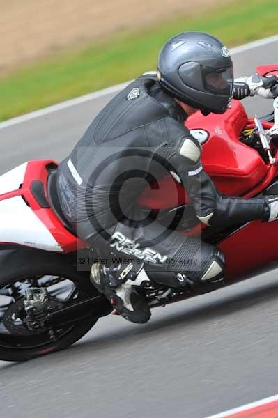 Motorcycle action photographs;Ty croes;anglesey;anglesey photographs;event digital images;eventdigitalimages;no limits trackday;peter wileman photography;trac mon;trackday;trackday digital images;trackday photos