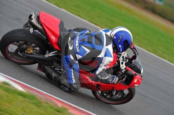 Motorcycle action photographs;Ty croes;anglesey;anglesey photographs;event digital images;eventdigitalimages;no limits trackday;peter wileman photography;trac mon;trackday;trackday digital images;trackday photos