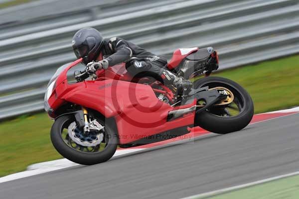 Motorcycle action photographs;Ty croes;anglesey;anglesey photographs;event digital images;eventdigitalimages;no limits trackday;peter wileman photography;trac mon;trackday;trackday digital images;trackday photos