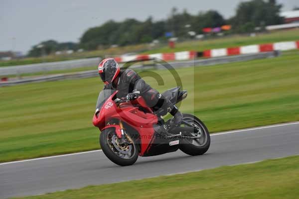 Motorcycle action photographs;Ty croes;anglesey;anglesey photographs;event digital images;eventdigitalimages;no limits trackday;peter wileman photography;trac mon;trackday;trackday digital images;trackday photos