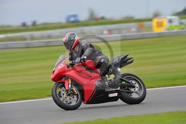 Motorcycle action photographs;Ty croes;anglesey;anglesey photographs;event digital images;eventdigitalimages;no limits trackday;peter wileman photography;trac mon;trackday;trackday digital images;trackday photos