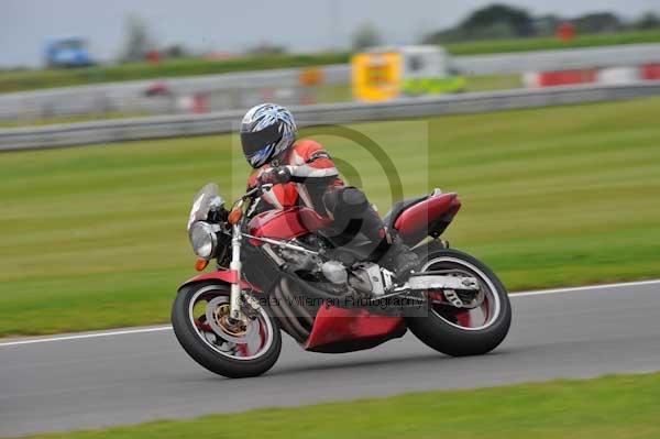 Motorcycle action photographs;Ty croes;anglesey;anglesey photographs;event digital images;eventdigitalimages;no limits trackday;peter wileman photography;trac mon;trackday;trackday digital images;trackday photos