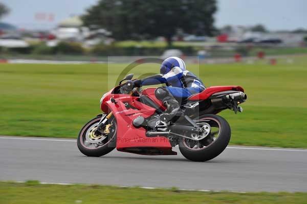 Motorcycle action photographs;Ty croes;anglesey;anglesey photographs;event digital images;eventdigitalimages;no limits trackday;peter wileman photography;trac mon;trackday;trackday digital images;trackday photos