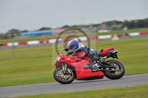 Motorcycle action photographs;Ty croes;anglesey;anglesey photographs;event digital images;eventdigitalimages;no limits trackday;peter wileman photography;trac mon;trackday;trackday digital images;trackday photos