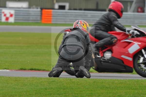 Motorcycle action photographs;Ty croes;anglesey;anglesey photographs;event digital images;eventdigitalimages;no limits trackday;peter wileman photography;trac mon;trackday;trackday digital images;trackday photos