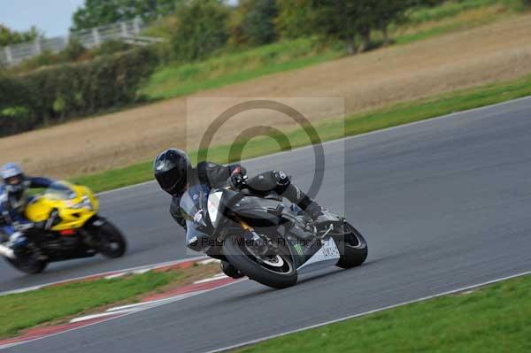 Motorcycle action photographs;Ty croes;anglesey;anglesey photographs;event digital images;eventdigitalimages;no limits trackday;peter wileman photography;trac mon;trackday;trackday digital images;trackday photos