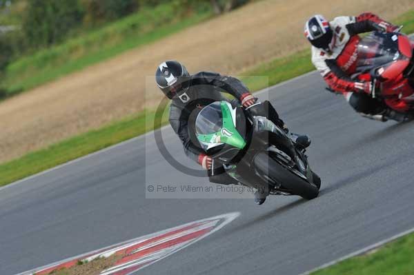 Motorcycle action photographs;Ty croes;anglesey;anglesey photographs;event digital images;eventdigitalimages;no limits trackday;peter wileman photography;trac mon;trackday;trackday digital images;trackday photos