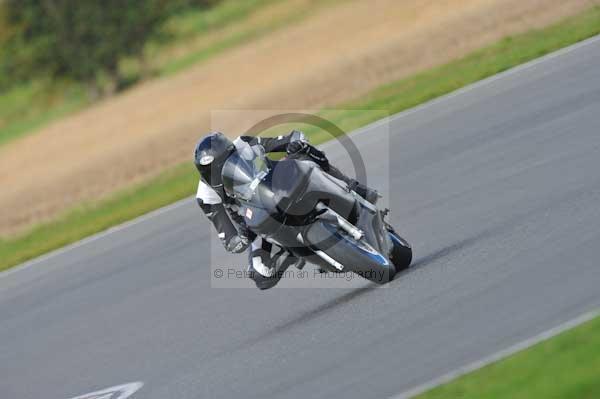 Motorcycle action photographs;Ty croes;anglesey;anglesey photographs;event digital images;eventdigitalimages;no limits trackday;peter wileman photography;trac mon;trackday;trackday digital images;trackday photos