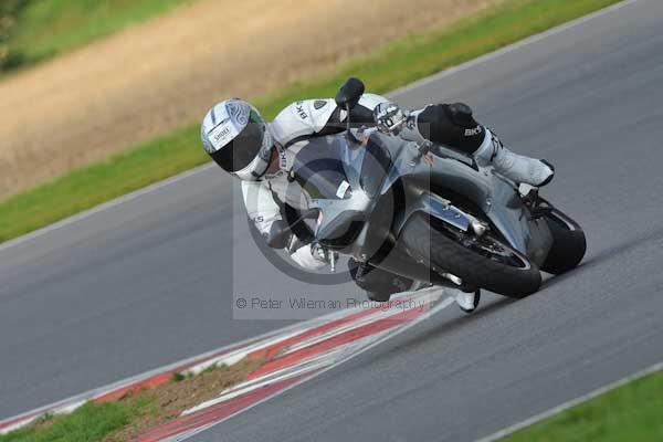 Motorcycle action photographs;Ty croes;anglesey;anglesey photographs;event digital images;eventdigitalimages;no limits trackday;peter wileman photography;trac mon;trackday;trackday digital images;trackday photos