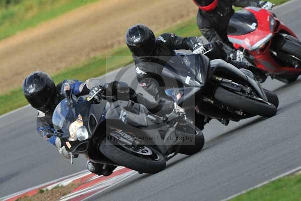 Motorcycle action photographs;Ty croes;anglesey;anglesey photographs;event digital images;eventdigitalimages;no limits trackday;peter wileman photography;trac mon;trackday;trackday digital images;trackday photos