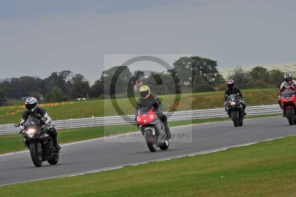 Motorcycle action photographs;Ty croes;anglesey;anglesey photographs;event digital images;eventdigitalimages;no limits trackday;peter wileman photography;trac mon;trackday;trackday digital images;trackday photos