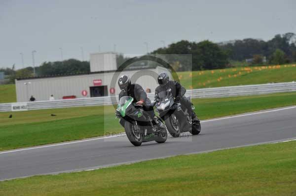 Motorcycle action photographs;Ty croes;anglesey;anglesey photographs;event digital images;eventdigitalimages;no limits trackday;peter wileman photography;trac mon;trackday;trackday digital images;trackday photos