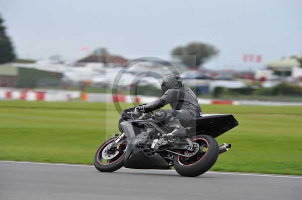 Motorcycle action photographs;Ty croes;anglesey;anglesey photographs;event digital images;eventdigitalimages;no limits trackday;peter wileman photography;trac mon;trackday;trackday digital images;trackday photos