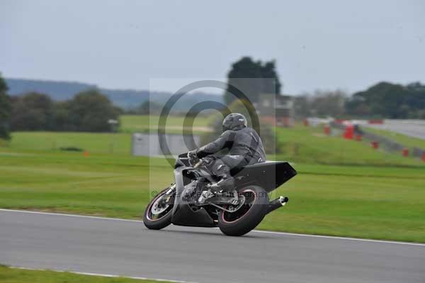 Motorcycle action photographs;Ty croes;anglesey;anglesey photographs;event digital images;eventdigitalimages;no limits trackday;peter wileman photography;trac mon;trackday;trackday digital images;trackday photos