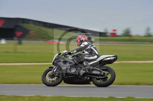 Motorcycle action photographs;Ty croes;anglesey;anglesey photographs;event digital images;eventdigitalimages;no limits trackday;peter wileman photography;trac mon;trackday;trackday digital images;trackday photos