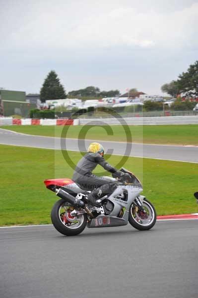 Motorcycle action photographs;Ty croes;anglesey;anglesey photographs;event digital images;eventdigitalimages;no limits trackday;peter wileman photography;trac mon;trackday;trackday digital images;trackday photos