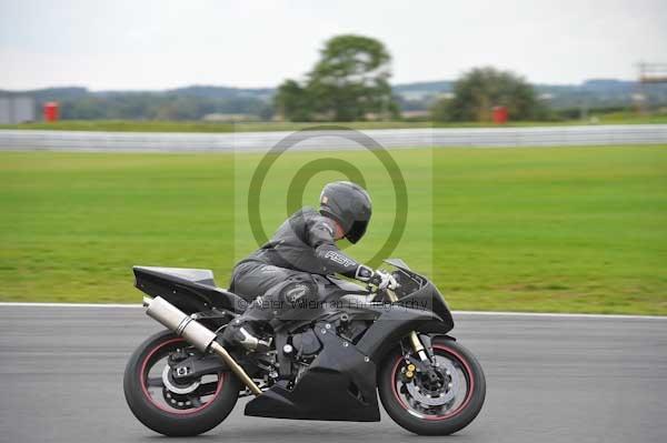 Motorcycle action photographs;Ty croes;anglesey;anglesey photographs;event digital images;eventdigitalimages;no limits trackday;peter wileman photography;trac mon;trackday;trackday digital images;trackday photos