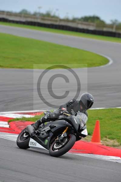 Motorcycle action photographs;Ty croes;anglesey;anglesey photographs;event digital images;eventdigitalimages;no limits trackday;peter wileman photography;trac mon;trackday;trackday digital images;trackday photos