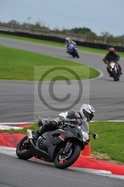 Motorcycle action photographs;Ty croes;anglesey;anglesey photographs;event digital images;eventdigitalimages;no limits trackday;peter wileman photography;trac mon;trackday;trackday digital images;trackday photos