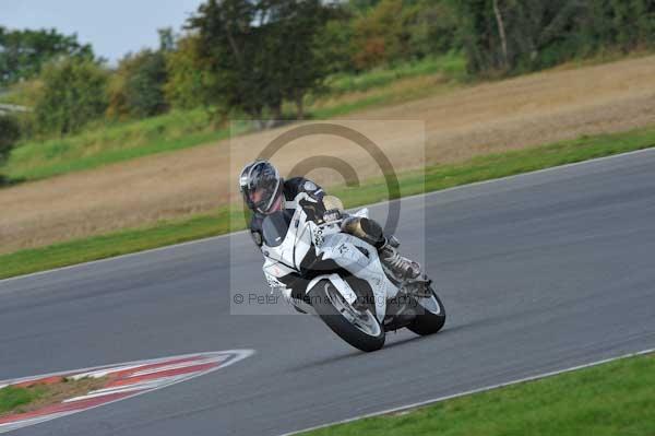 Motorcycle action photographs;Ty croes;anglesey;anglesey photographs;event digital images;eventdigitalimages;no limits trackday;peter wileman photography;trac mon;trackday;trackday digital images;trackday photos