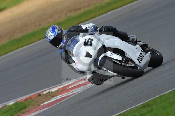 Motorcycle action photographs;Ty croes;anglesey;anglesey photographs;event digital images;eventdigitalimages;no limits trackday;peter wileman photography;trac mon;trackday;trackday digital images;trackday photos