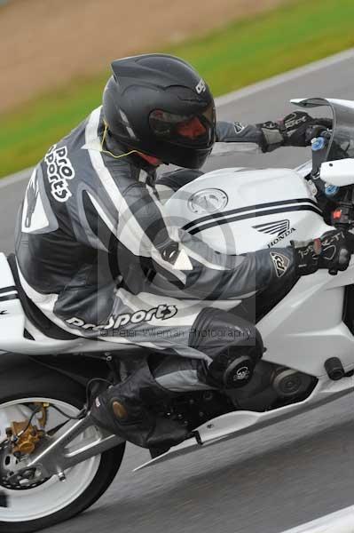 Motorcycle action photographs;Ty croes;anglesey;anglesey photographs;event digital images;eventdigitalimages;no limits trackday;peter wileman photography;trac mon;trackday;trackday digital images;trackday photos