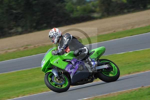 Motorcycle action photographs;Ty croes;anglesey;anglesey photographs;event digital images;eventdigitalimages;no limits trackday;peter wileman photography;trac mon;trackday;trackday digital images;trackday photos