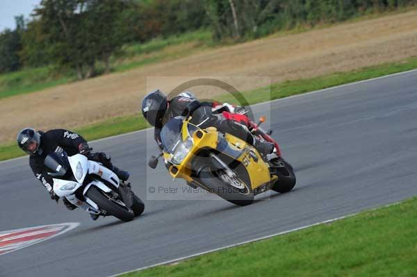 Motorcycle action photographs;Ty croes;anglesey;anglesey photographs;event digital images;eventdigitalimages;no limits trackday;peter wileman photography;trac mon;trackday;trackday digital images;trackday photos