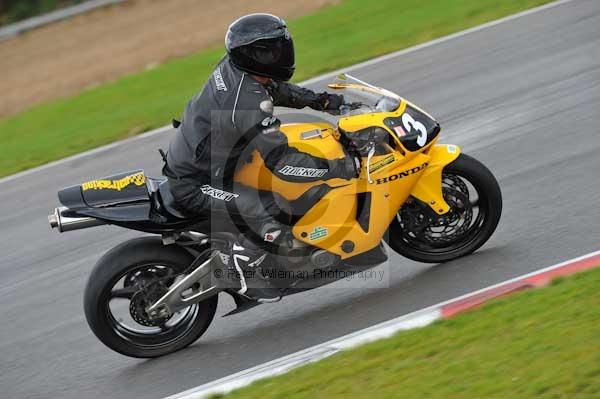 Motorcycle action photographs;Ty croes;anglesey;anglesey photographs;event digital images;eventdigitalimages;no limits trackday;peter wileman photography;trac mon;trackday;trackday digital images;trackday photos