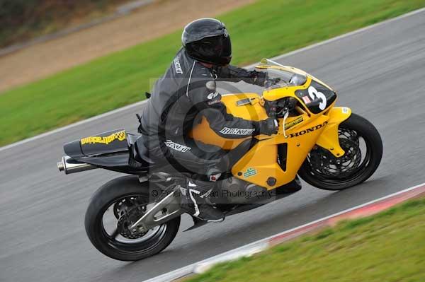 Motorcycle action photographs;Ty croes;anglesey;anglesey photographs;event digital images;eventdigitalimages;no limits trackday;peter wileman photography;trac mon;trackday;trackday digital images;trackday photos