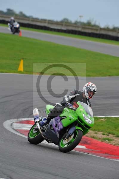 Motorcycle action photographs;Ty croes;anglesey;anglesey photographs;event digital images;eventdigitalimages;no limits trackday;peter wileman photography;trac mon;trackday;trackday digital images;trackday photos