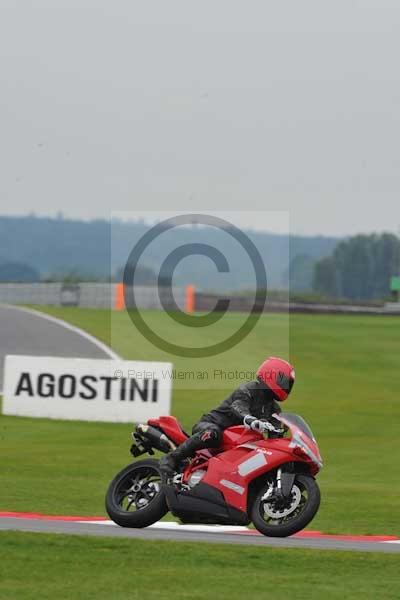 Motorcycle action photographs;Ty croes;anglesey;anglesey photographs;event digital images;eventdigitalimages;no limits trackday;peter wileman photography;trac mon;trackday;trackday digital images;trackday photos