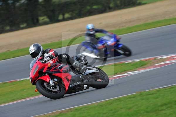 Motorcycle action photographs;Ty croes;anglesey;anglesey photographs;event digital images;eventdigitalimages;no limits trackday;peter wileman photography;trac mon;trackday;trackday digital images;trackday photos