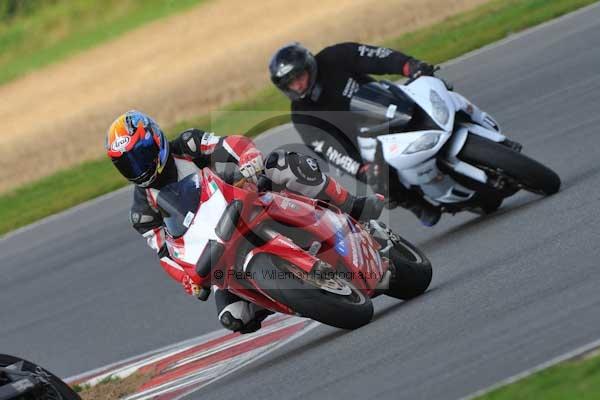 Motorcycle action photographs;Ty croes;anglesey;anglesey photographs;event digital images;eventdigitalimages;no limits trackday;peter wileman photography;trac mon;trackday;trackday digital images;trackday photos