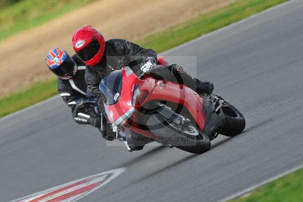 Motorcycle action photographs;Ty croes;anglesey;anglesey photographs;event digital images;eventdigitalimages;no limits trackday;peter wileman photography;trac mon;trackday;trackday digital images;trackday photos