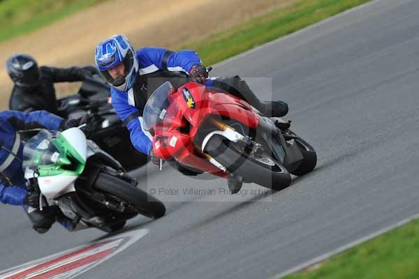 Motorcycle action photographs;Ty croes;anglesey;anglesey photographs;event digital images;eventdigitalimages;no limits trackday;peter wileman photography;trac mon;trackday;trackday digital images;trackday photos