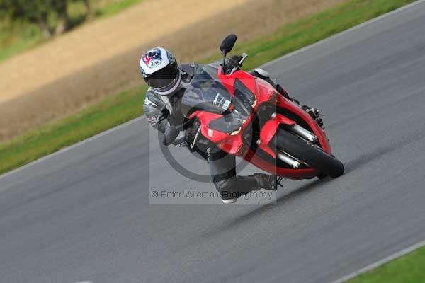 Motorcycle action photographs;Ty croes;anglesey;anglesey photographs;event digital images;eventdigitalimages;no limits trackday;peter wileman photography;trac mon;trackday;trackday digital images;trackday photos