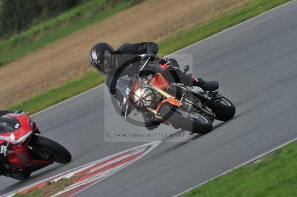 Motorcycle action photographs;Ty croes;anglesey;anglesey photographs;event digital images;eventdigitalimages;no limits trackday;peter wileman photography;trac mon;trackday;trackday digital images;trackday photos