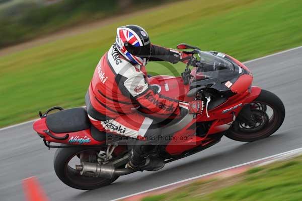 Motorcycle action photographs;Ty croes;anglesey;anglesey photographs;event digital images;eventdigitalimages;no limits trackday;peter wileman photography;trac mon;trackday;trackday digital images;trackday photos