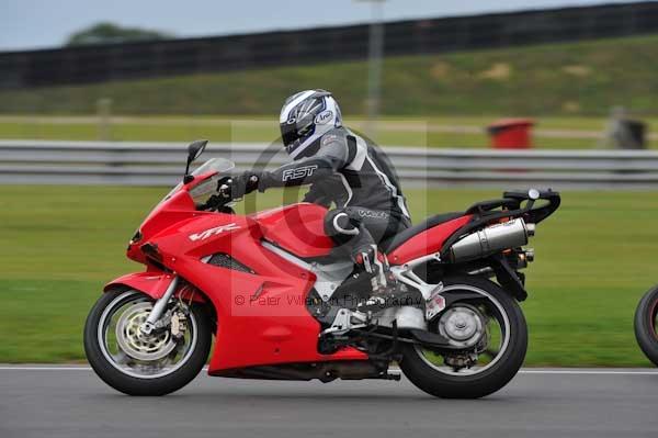 Motorcycle action photographs;Ty croes;anglesey;anglesey photographs;event digital images;eventdigitalimages;no limits trackday;peter wileman photography;trac mon;trackday;trackday digital images;trackday photos