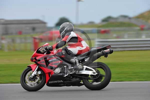 Motorcycle action photographs;Ty croes;anglesey;anglesey photographs;event digital images;eventdigitalimages;no limits trackday;peter wileman photography;trac mon;trackday;trackday digital images;trackday photos