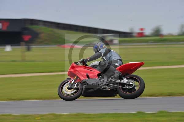 Motorcycle action photographs;Ty croes;anglesey;anglesey photographs;event digital images;eventdigitalimages;no limits trackday;peter wileman photography;trac mon;trackday;trackday digital images;trackday photos