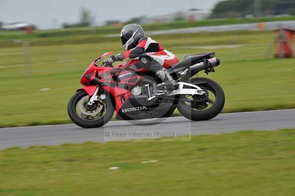 Motorcycle action photographs;Ty croes;anglesey;anglesey photographs;event digital images;eventdigitalimages;no limits trackday;peter wileman photography;trac mon;trackday;trackday digital images;trackday photos