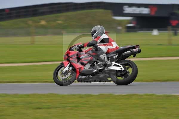 Motorcycle action photographs;Ty croes;anglesey;anglesey photographs;event digital images;eventdigitalimages;no limits trackday;peter wileman photography;trac mon;trackday;trackday digital images;trackday photos