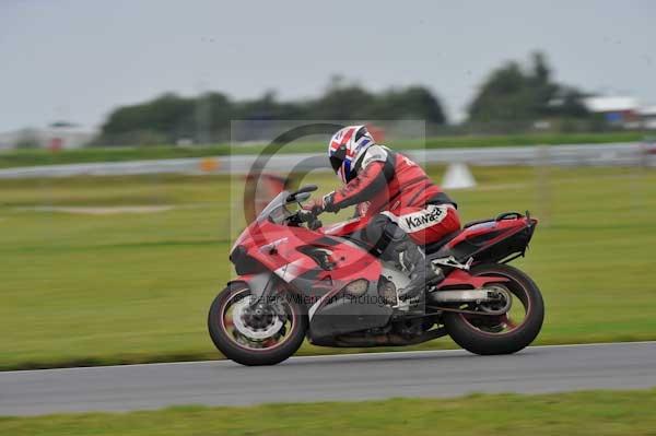 Motorcycle action photographs;Ty croes;anglesey;anglesey photographs;event digital images;eventdigitalimages;no limits trackday;peter wileman photography;trac mon;trackday;trackday digital images;trackday photos